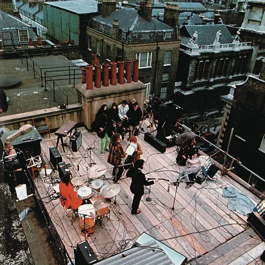 The beatles playing on top of apple headquarters at 3 v0 X72p Mhp4e6 HJ21v Pa DY2 A2 P 38 LDK Di6 Bu3z R Tl Lne M