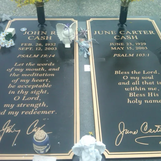Johnny and June Carter Cash's Gravesite — Hendersonville, USA