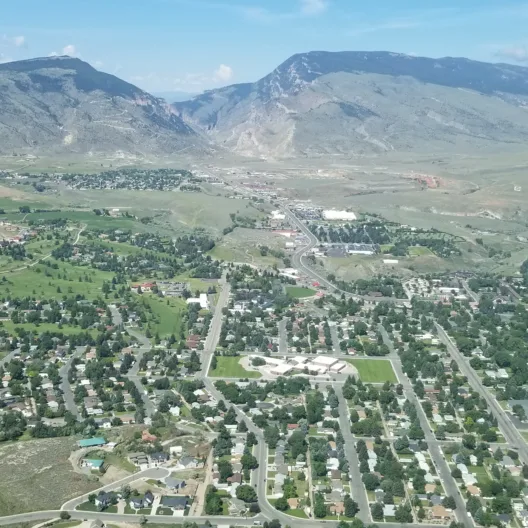 Watch: Luke Bell perform a song in this Wyoming bar — Cody, USA