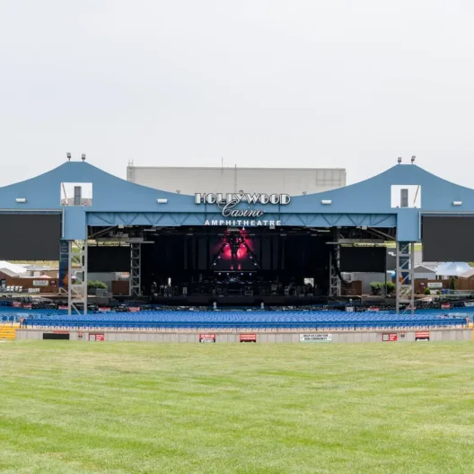 Watch: Axl Rose started a riot in this spot — Maryland Heights, USA
