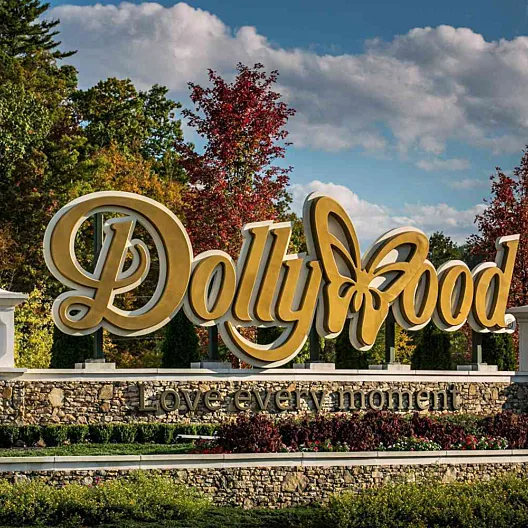 Dollywood (Dolly Parton theme park) — Pigeon Forge, USA