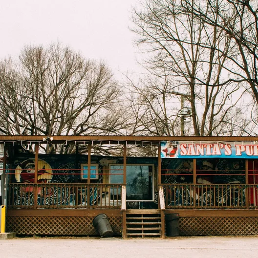 Santa's Pub - Bar where Luke Bell filmed Sometimes video — Nashville, USA