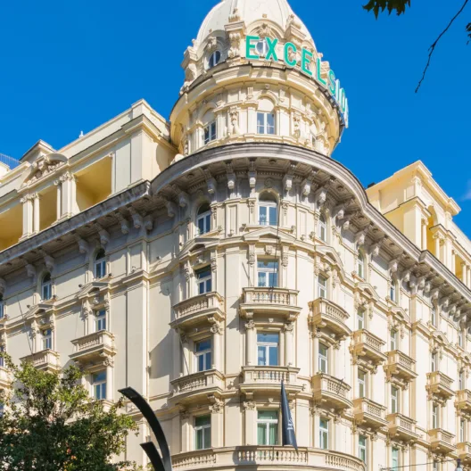 The Final Nirvana Tour: Kurt Cobain’s Rome Overdose at Hotel Excelsior — Rome, Italy