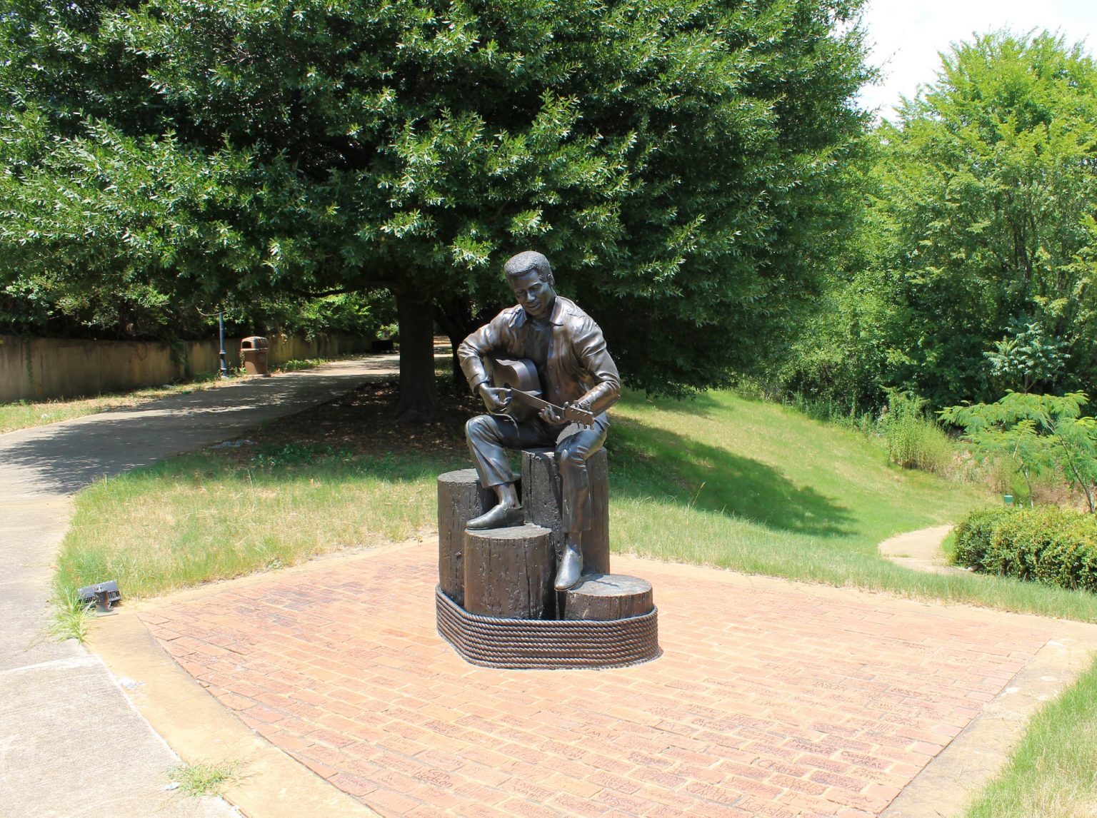 Otis Redding Statue