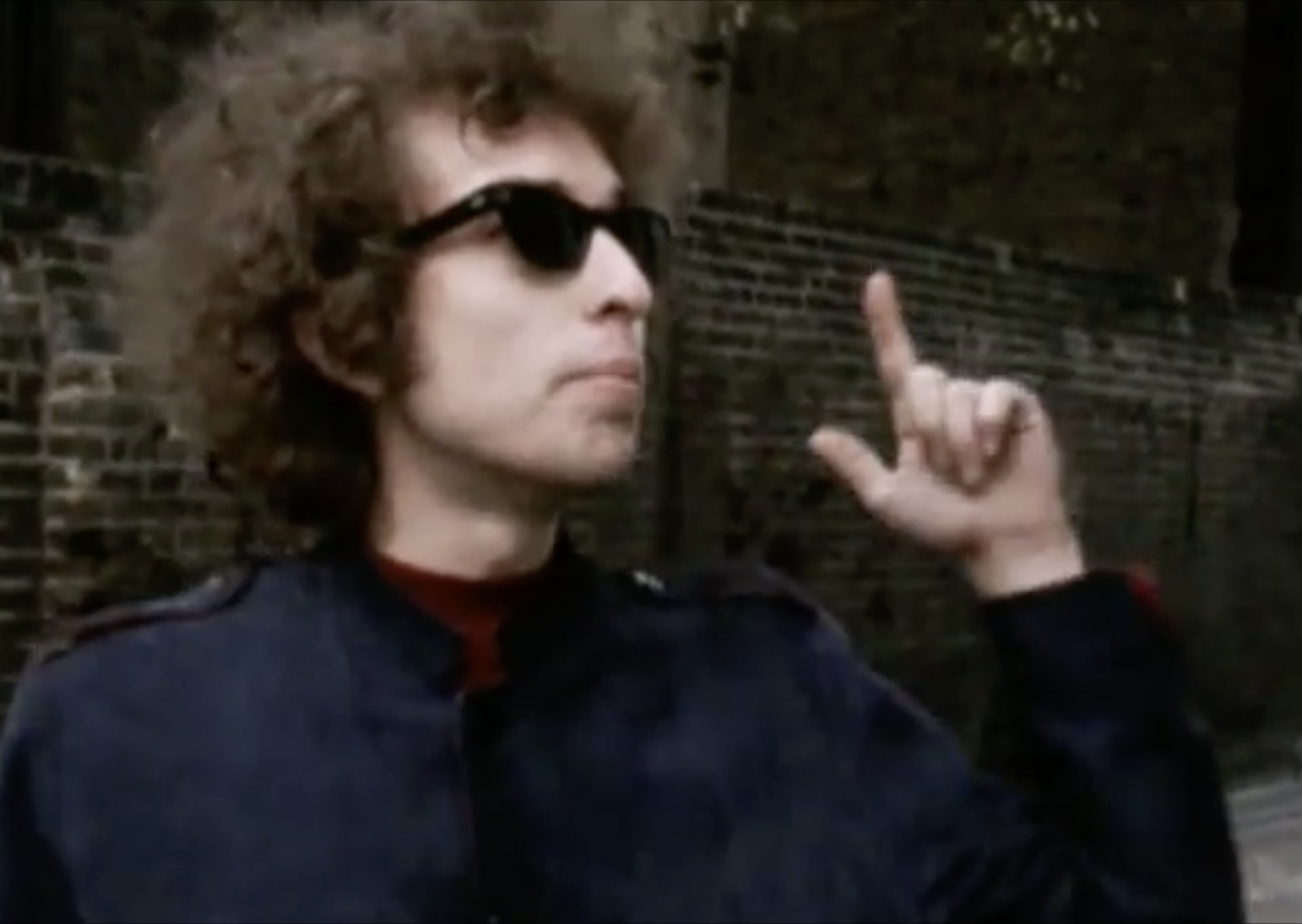Spot where Bob Dylan looked for a place to collect his clip in London